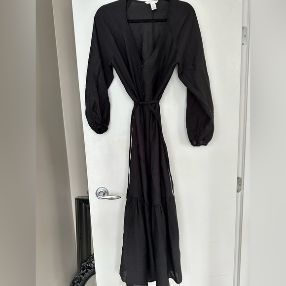 Cute, light, summer H&M black maxi dress with long sleeves. - Picture 8 of 12